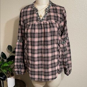 Knox Rose Plaid flannel V-Neck Women's Top